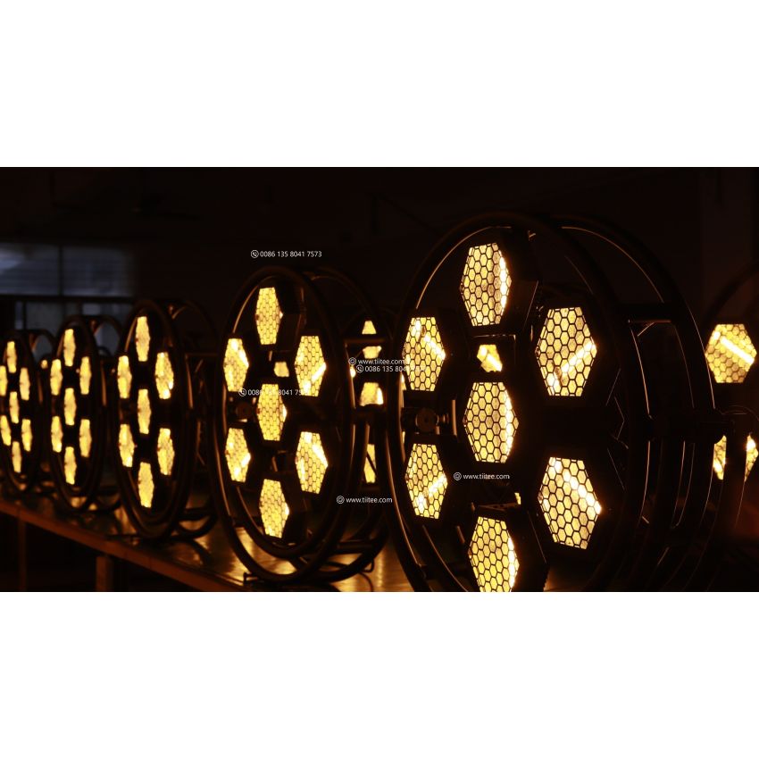 P1 RGB Retro Stager 7x60W Blinder Light
