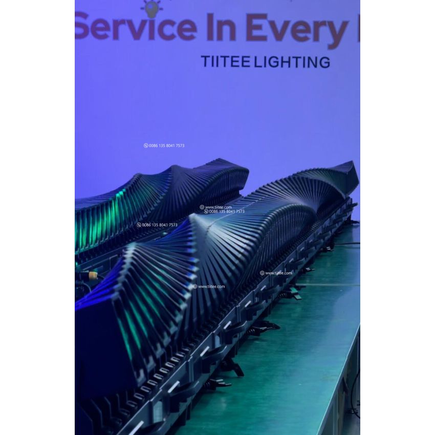Tiitee Rader 12 IP Waterproof PXL Curve 12 IP65 RGBW LED Batten with Individual Control of Zoom Tilt and Color